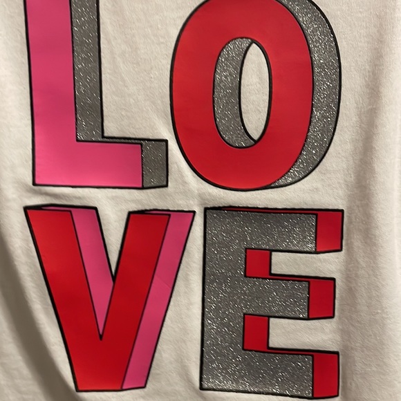 LOVE 12 Month Valentine Graphic T Top - Picture 4 of 4